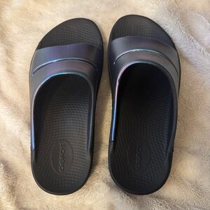 Oofos Women's Ooahh Luxe Slide Sandal Midnight‎ Spectre Classic Size 9 US/40 EUR